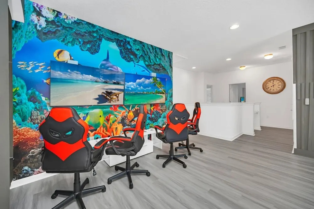 10 BR Gorgeous Home Game Room Son103