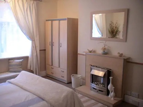 16B Sandy Lane