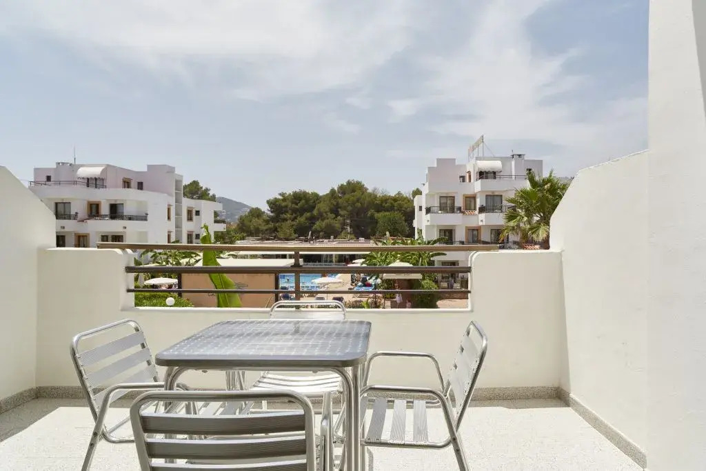 Invisa Aparthotel Casa Luis