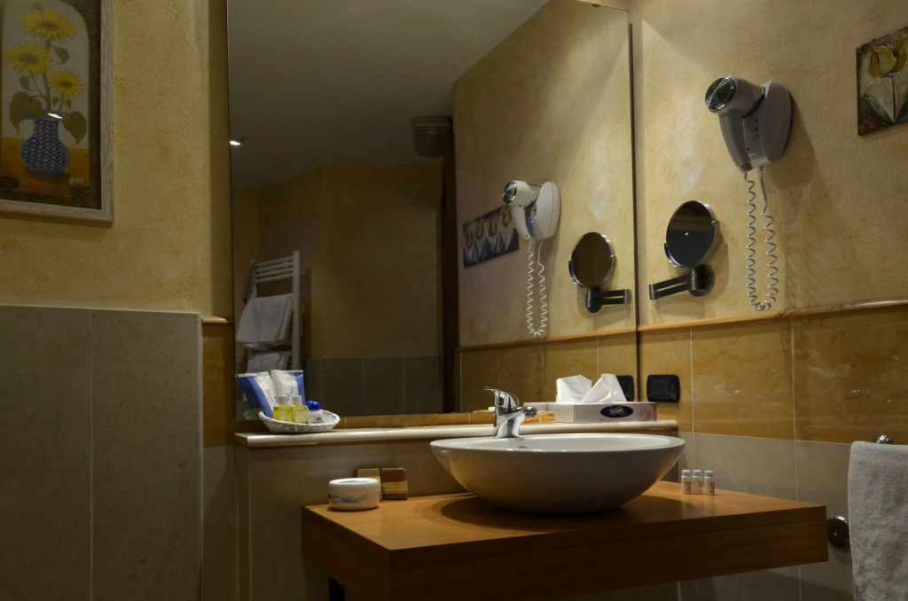 Welcome Hotel