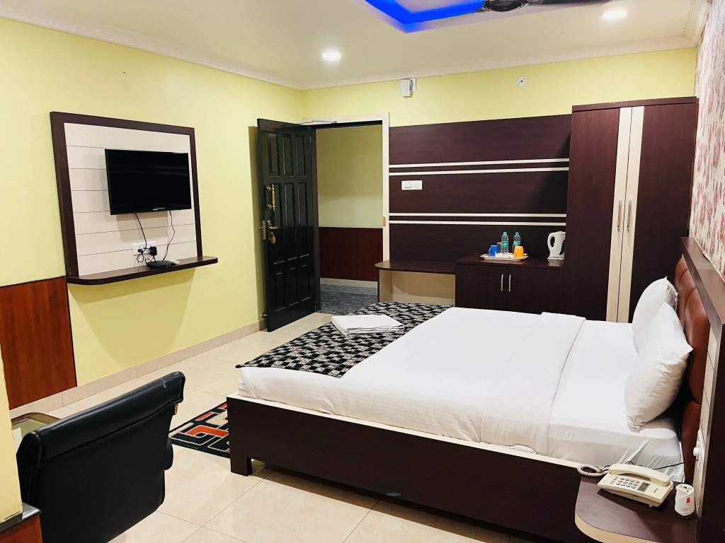 Sarojinee Residency