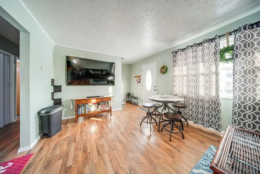 Ashtabula Home Rental - 2 Mi to Lake Erie, Beaches