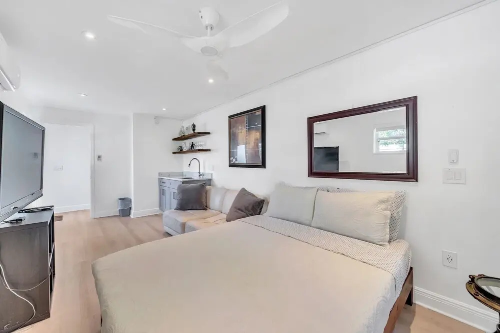 Great for Families & Larger Groups! - Perfect Location, Near FTL Beach With Private Pool by Redawning