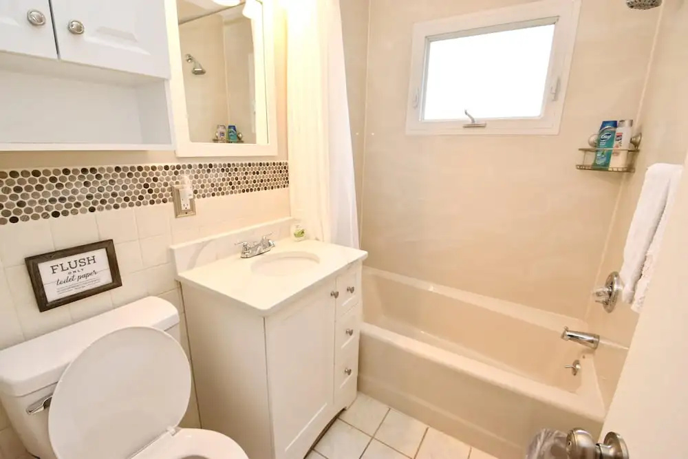 Remodeled Home 1 Mile From Notre Dame 1150