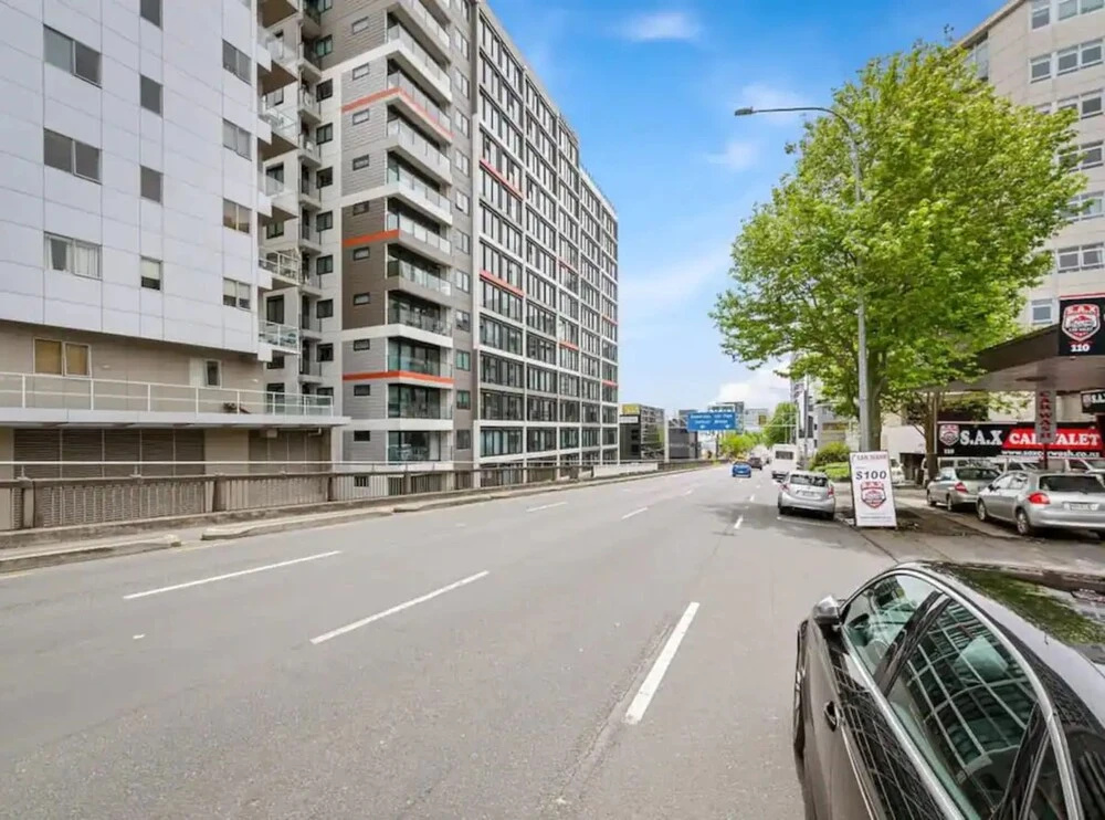 Heart of the City Stylish 1BR Flat | Zodiak Stays