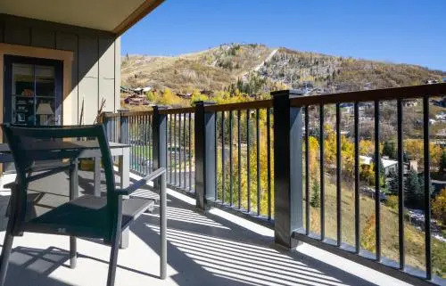 Edgemont 2704 - Luxury Ski-in Ski-out Condo