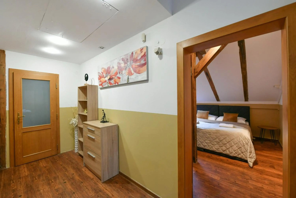 Charles Bridge Hostel & Apartments