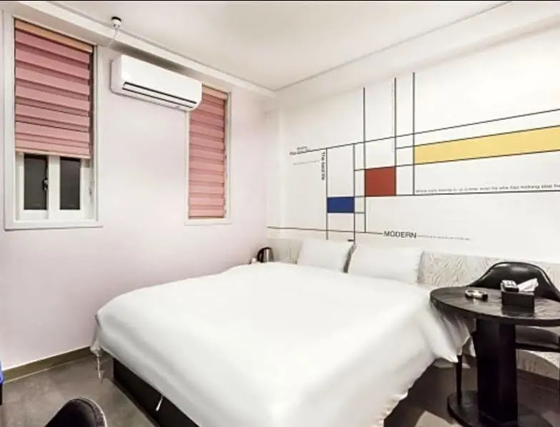 Yogi Motel