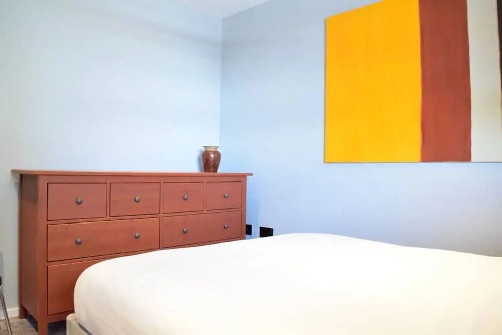 East London 2 Bed Flat With Balcony
