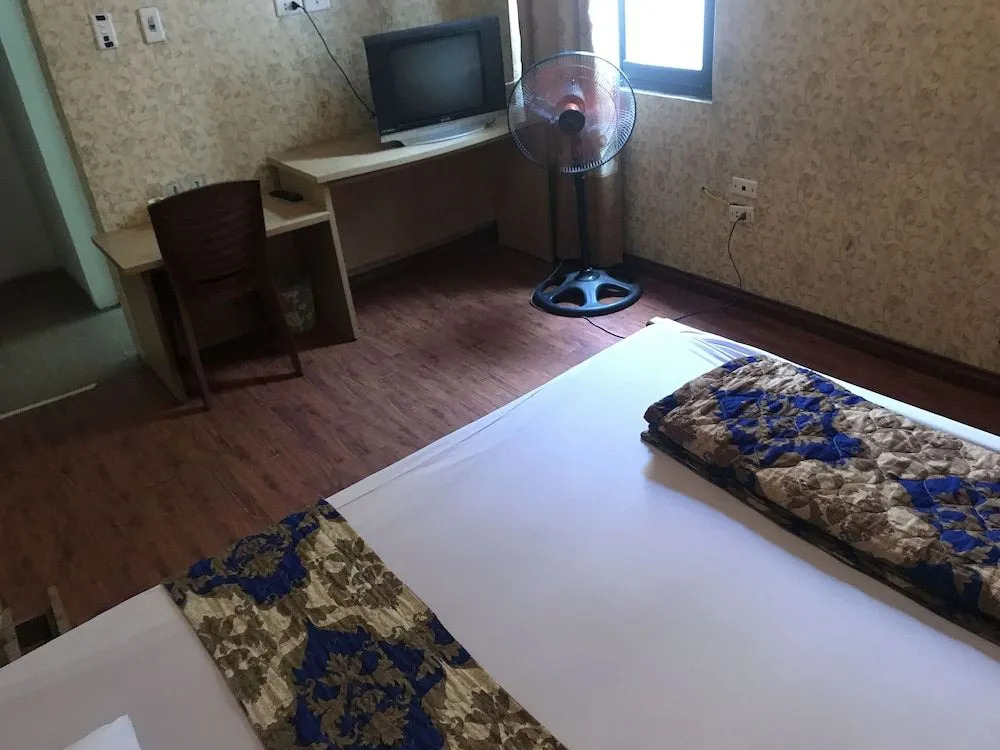 Oyo 442 Holiday Hotel