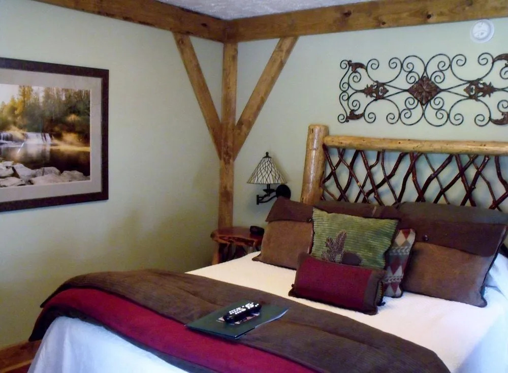 Hemlock Inn