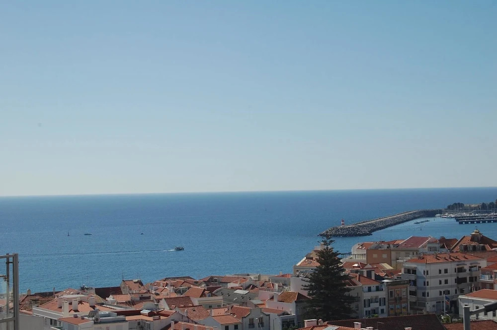 House With 3 Bedrooms in Sesimbra, With Wonderful sea View, Furnished
