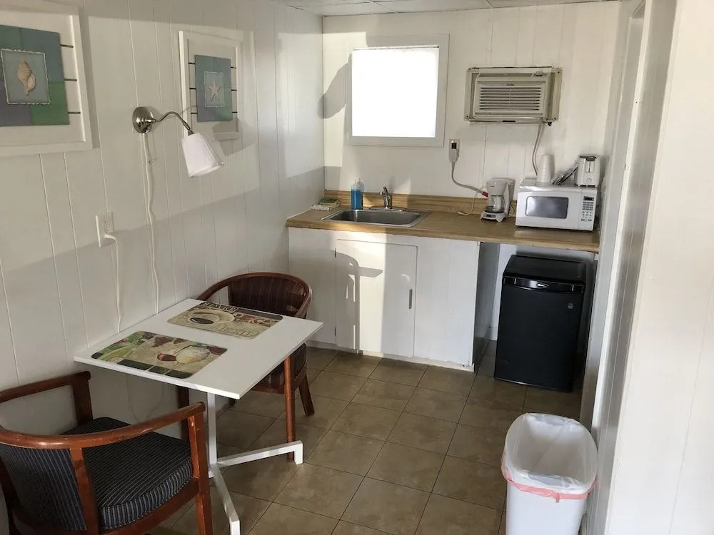 Island View Motel