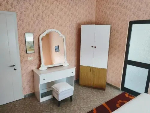 Central room private entry and bathroom