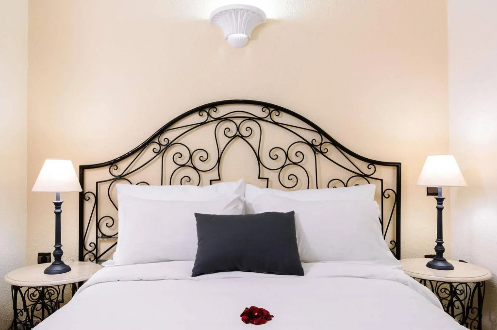 Hotel EZZAHIA by HMS