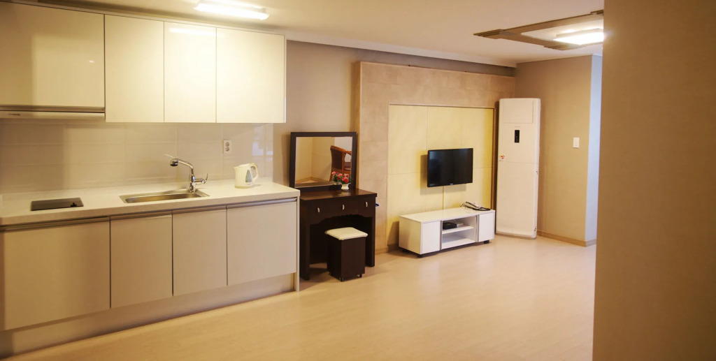 Joy Hotel