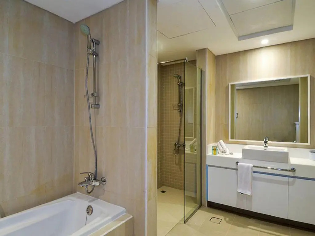 Stunning 4BR-Oceanfront-Apartment
