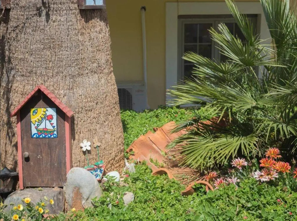 Private Art Studio 50m from sea 1-3 per