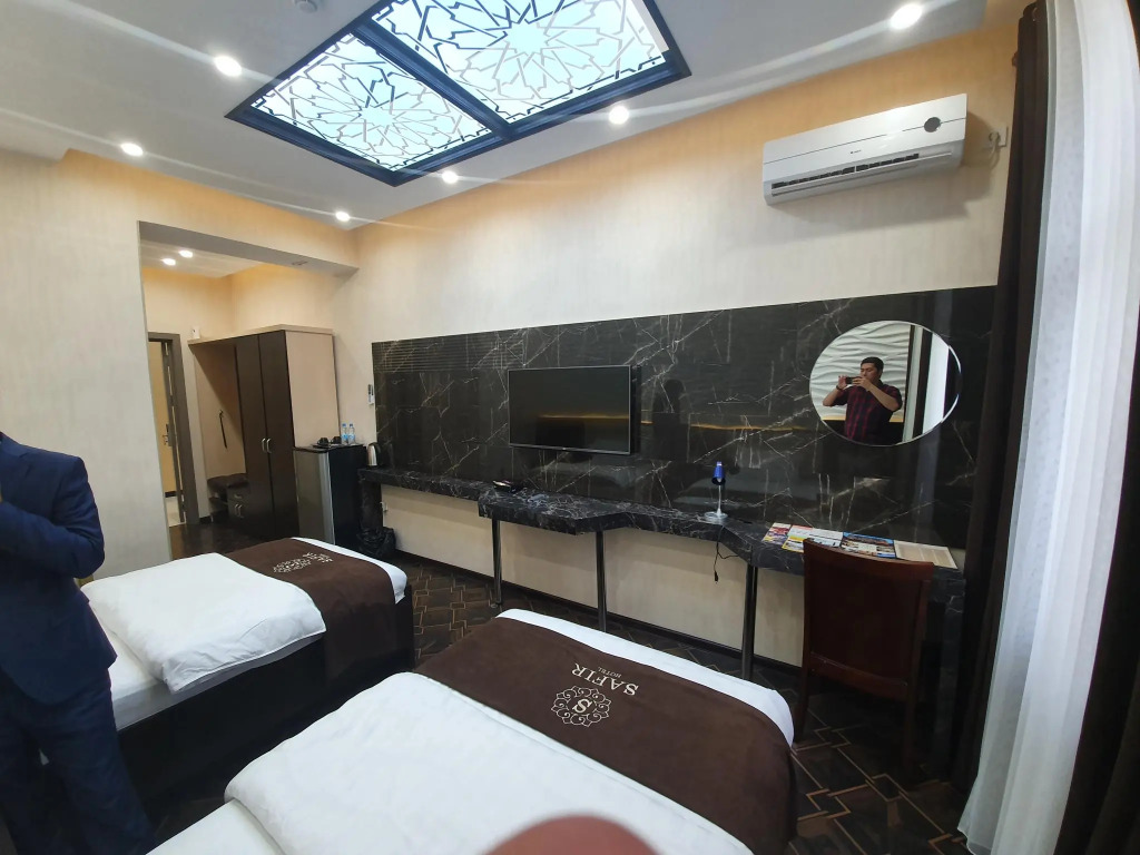 Отель Safir