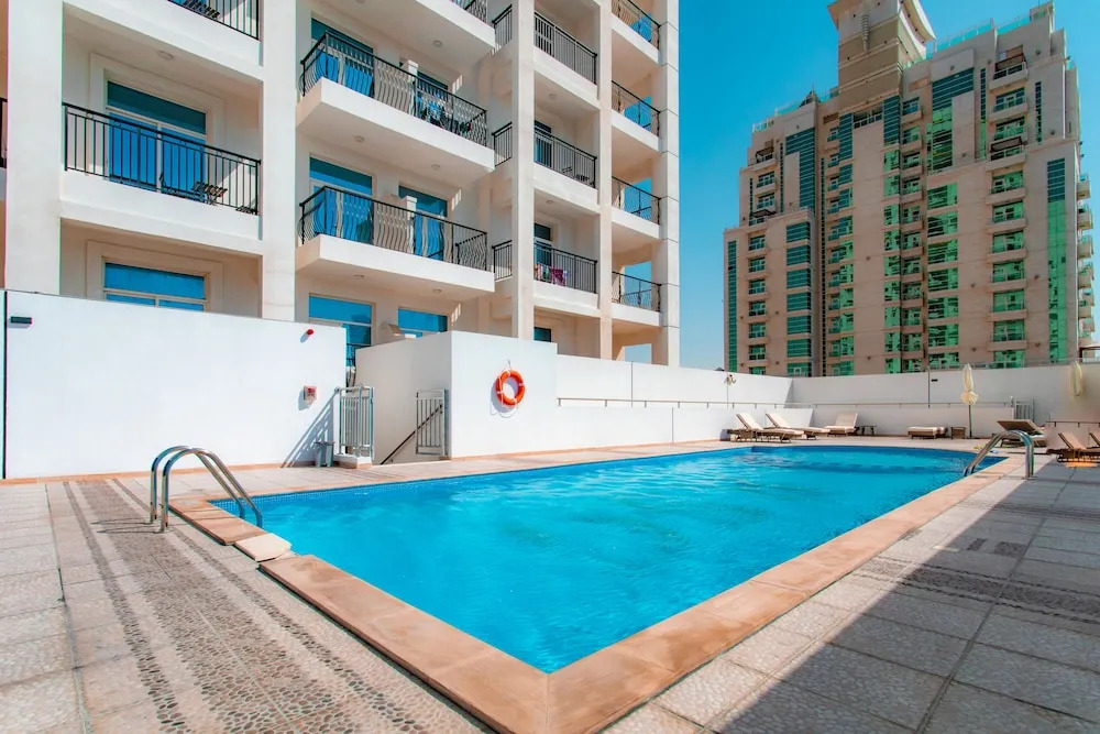Lofty apt with panoramic view terrace