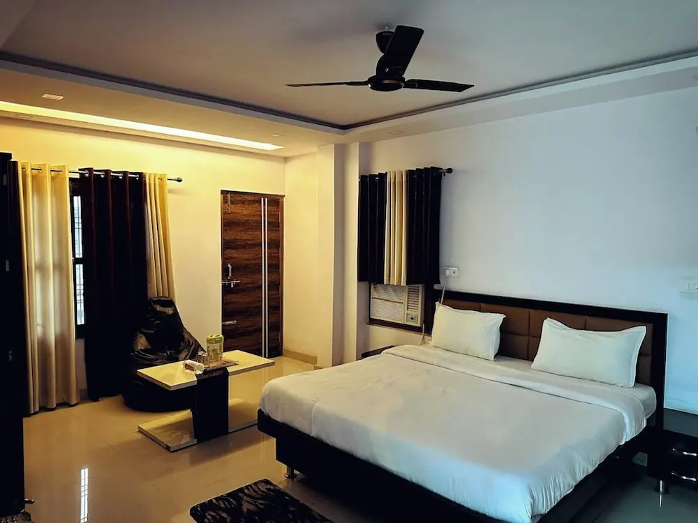 Hotel Pink Paradise