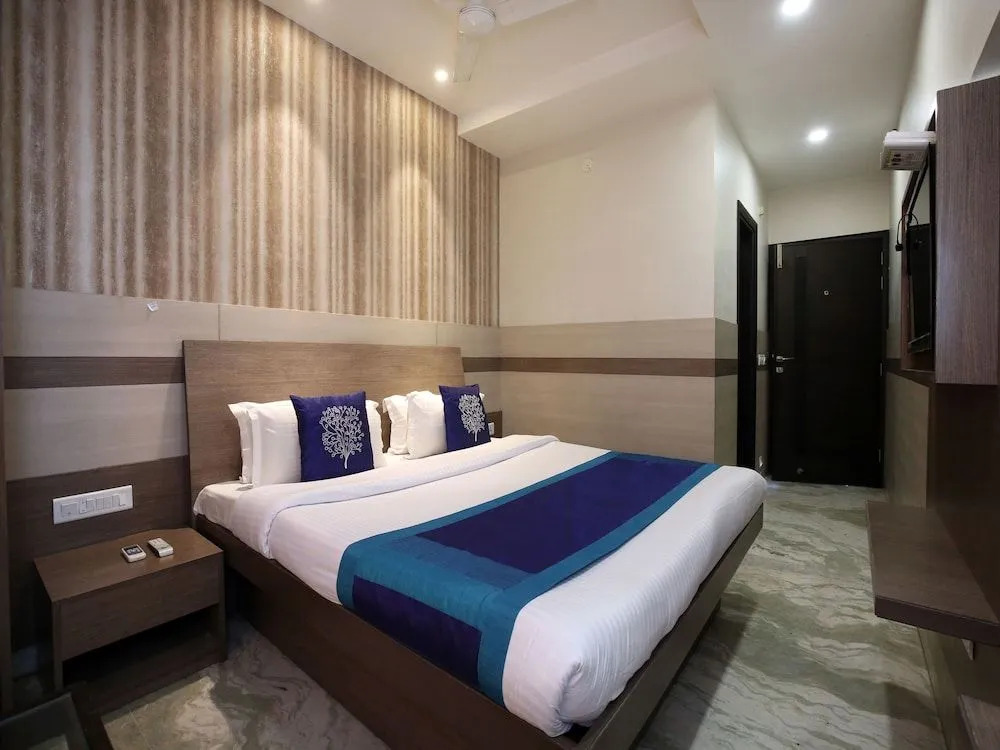 OYO 9816 Hotel Neelkanth
