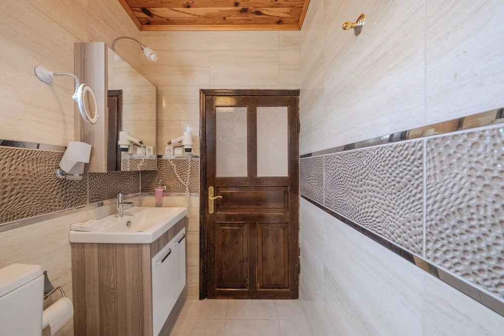 Assos Kadırga Otel