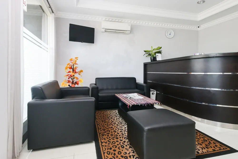 Airy Eco Syariah Bandara Juanda Letjen Wahono Sidoarjo