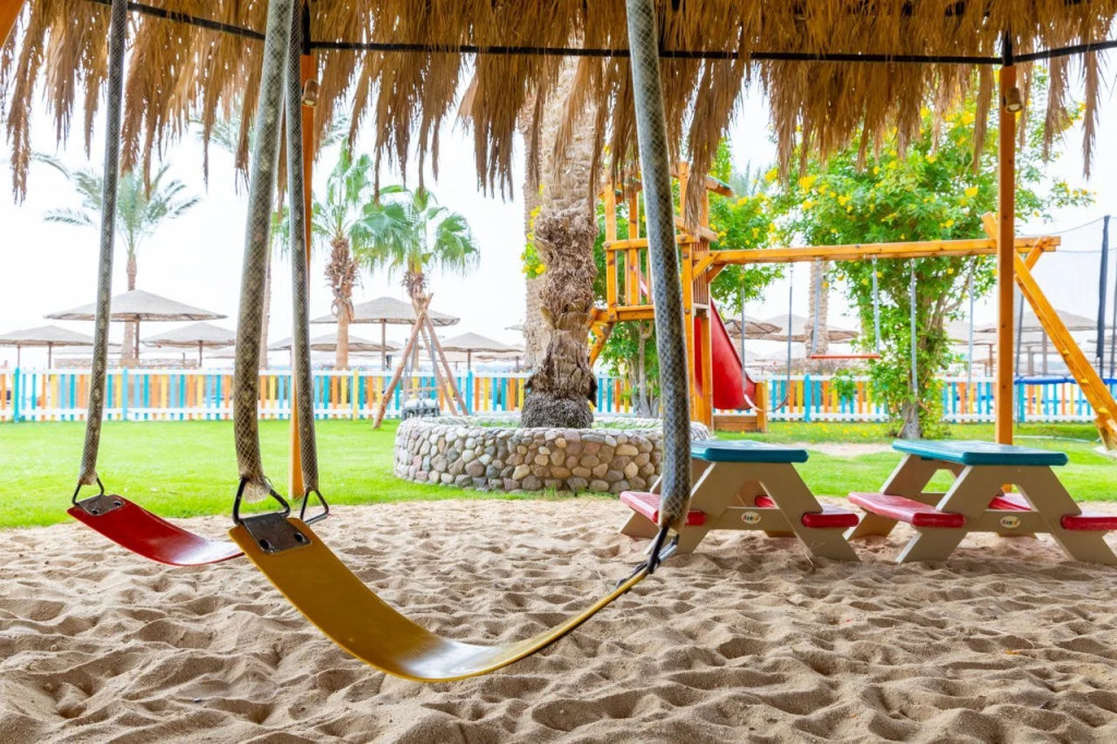 Fort Arabesque Beach Resort