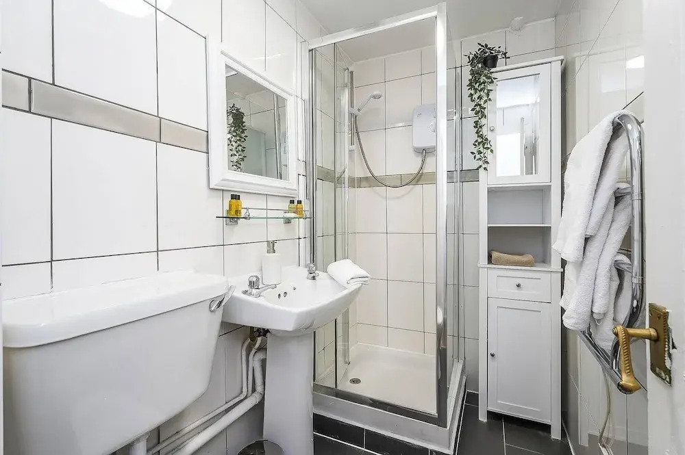 Modern - 2BR Flat Near Easter Road Stadium