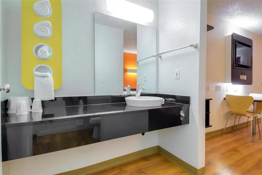 Motel 6 Carlsbad Downtown