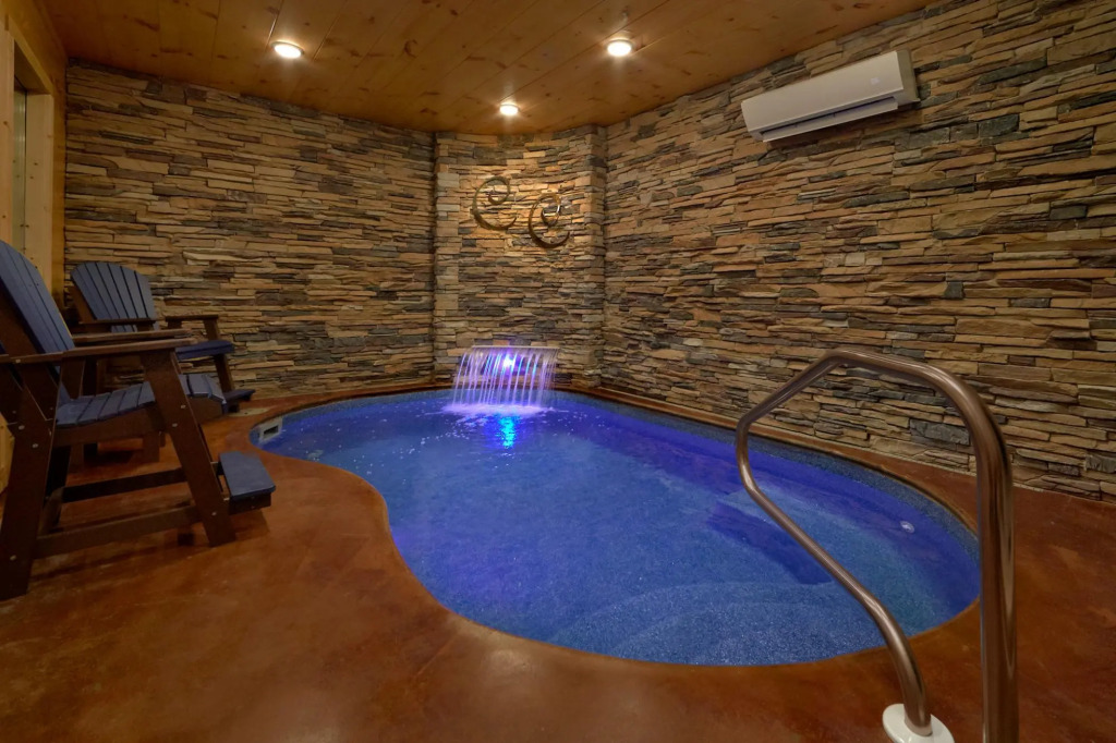 Copper Creek Lodge in Gatlinburg