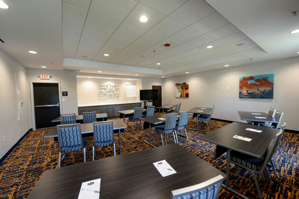 Hampton Inn & Suites Lenoir, NC
