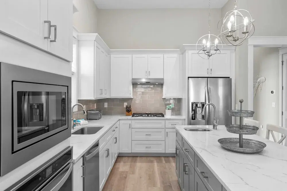 Mins to Beach Access + Pet-friendly + Golf Cart 30A White Sands by Avantstay