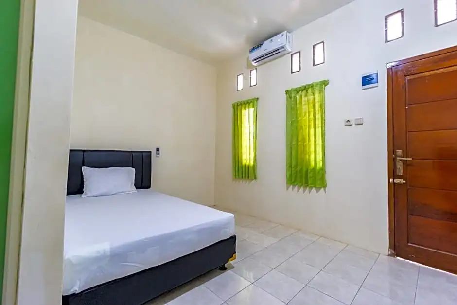 OYO Life 2420 Kost Luqman 1