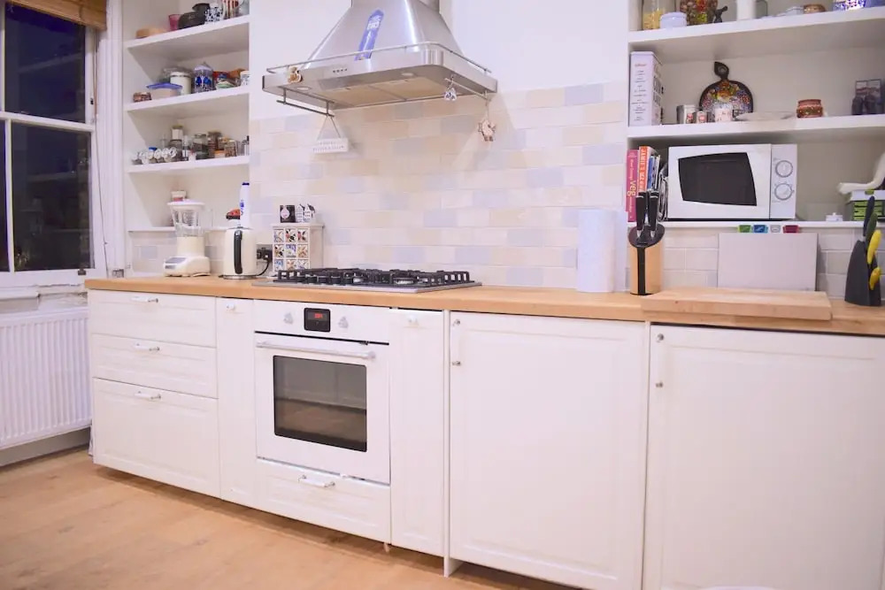 2 Bedroom Victorian Flat in Zone 1 Sleeps 4
