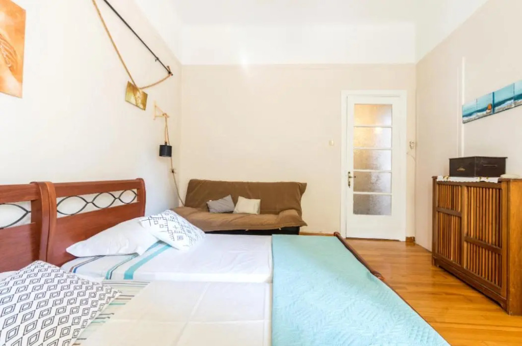 Beautiful appartment under Akropolis!