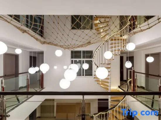 Luoping Zhangyue Express Hotel