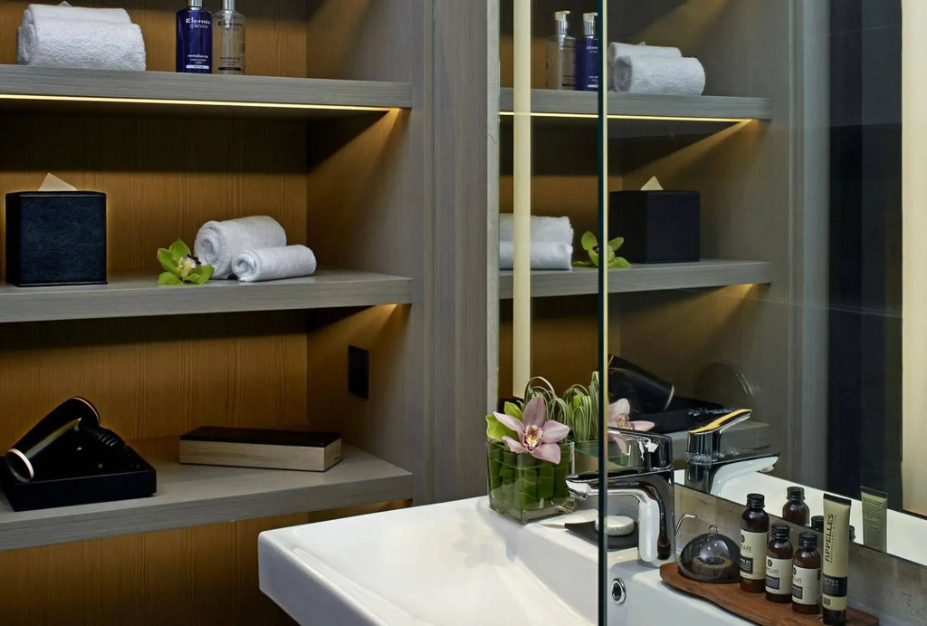 VE Hotel & Residence