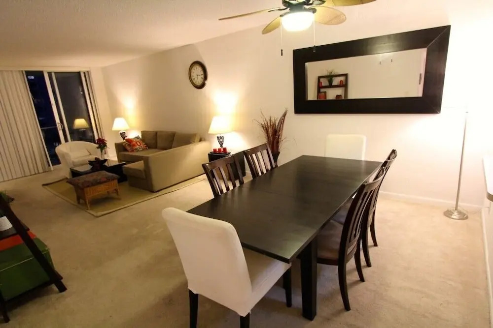 Large 1 Bedroom Bay View Apartment Or610