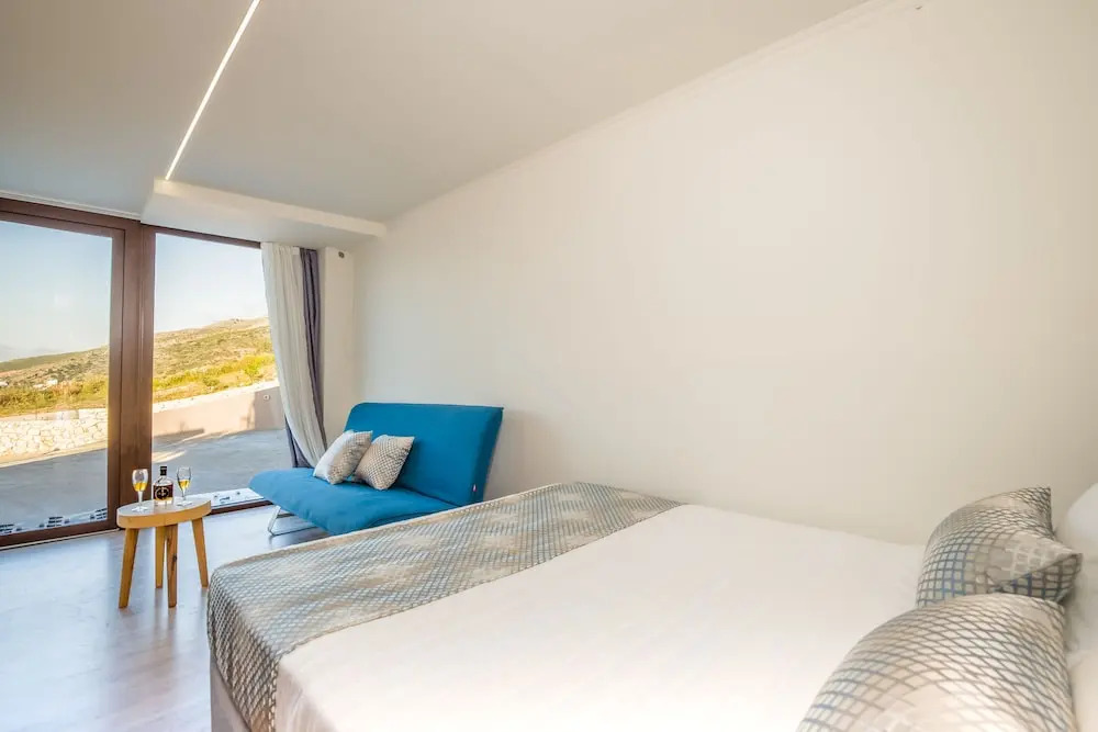 Villa Kedria and Kedria lounge