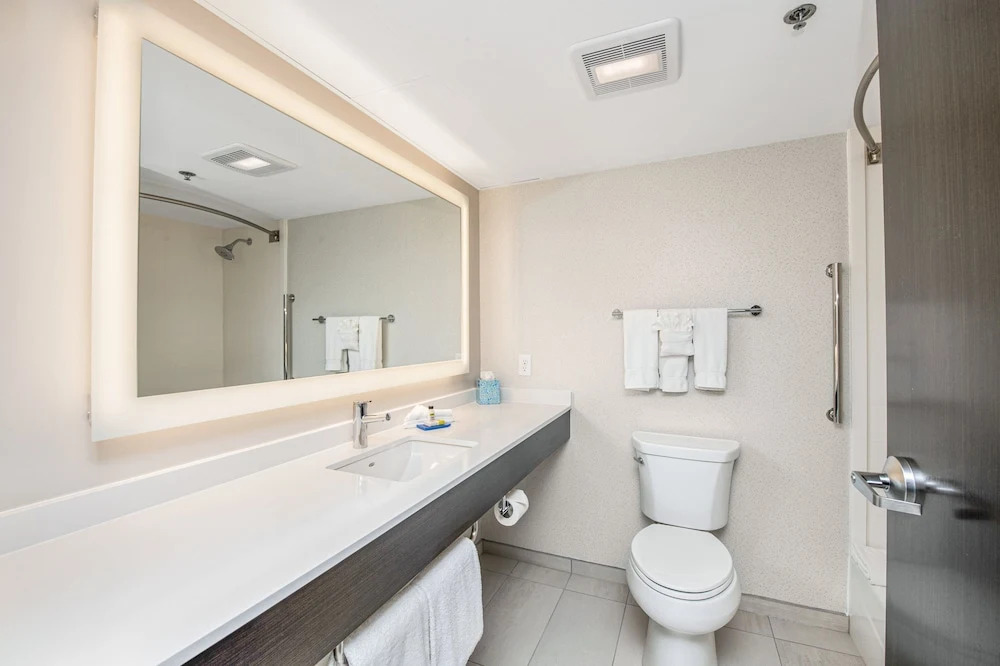 Holiday Inn Express - Delafield by IHG