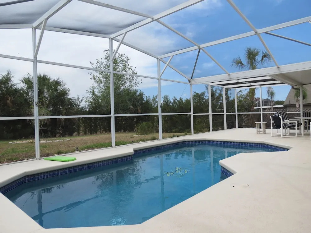 Davenport Area Pool Homes by Sunny OVH