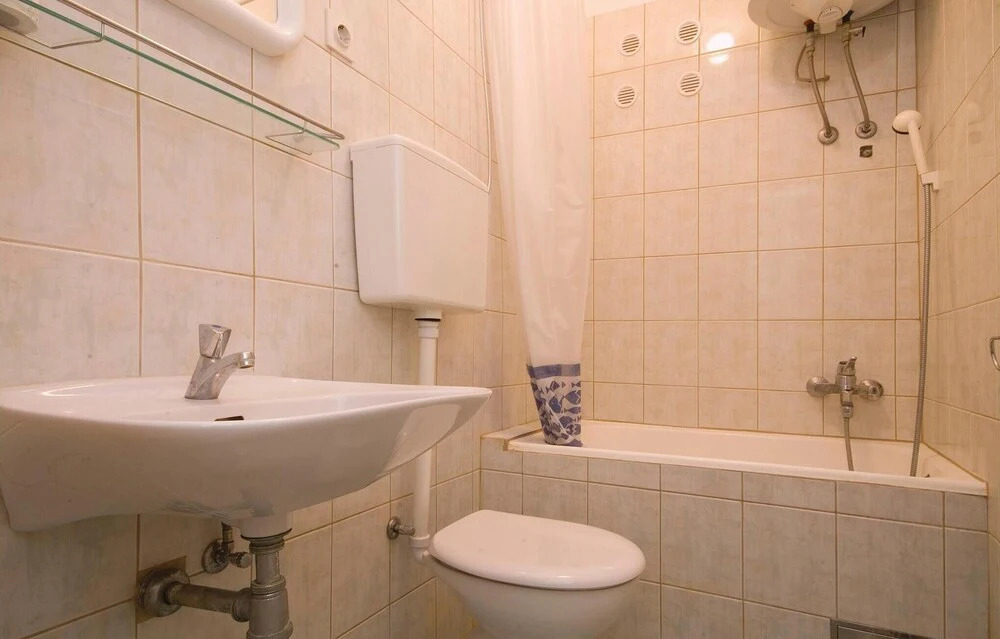 Amazing Apartment in Posedarje With 3 Bedrooms and Wifi