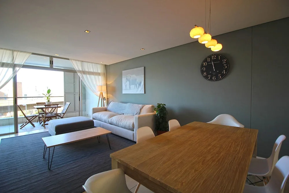 Harbour Edge 302