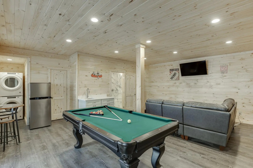 Escape in Cleveland with 2 bedrooms and 2 bathrooms