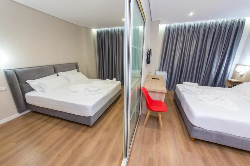 Class Hotel