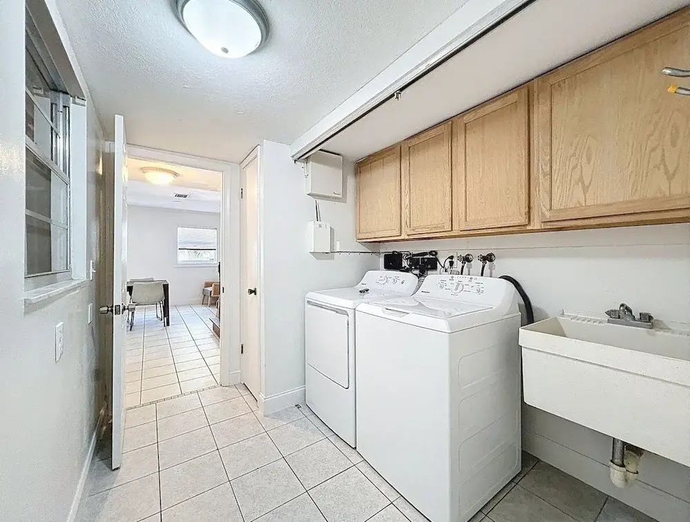 Seminole Pool House - Mins to the Beach