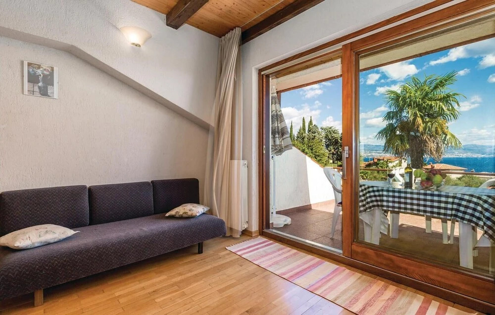 Stunning Home in Lovran With Wifi and 2 Bedrooms