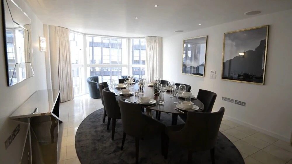 Spacius 3-bed Apartment in Kensington, London